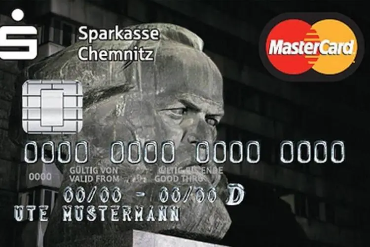 Karl Marx: filósofo alemão estampa cartão de crédito da Mastercard (Divulgação)