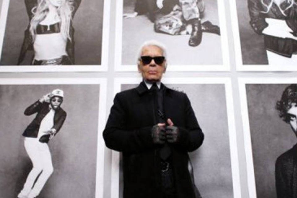 Karl Lagerfeld faz parceira e assina modelos da Melissa
