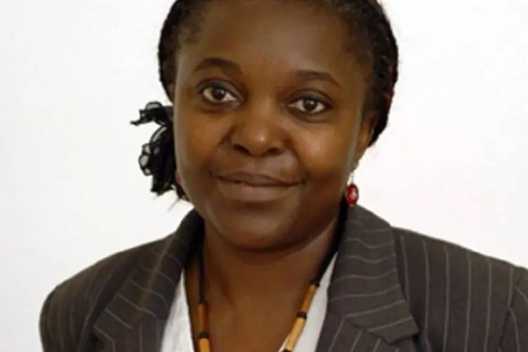 
	Nascida no Congo, Cecile Kyenge &eacute; primeira negra a ser ministra na It&aacute;lia:&nbsp;Kyenge teve que suportar as cr&iacute;ticas do vice-presidente do Senado, Roberto Calderoli, tamb&eacute;m da Liga Norte.
 (Provincia di Modena/Wikimedia)