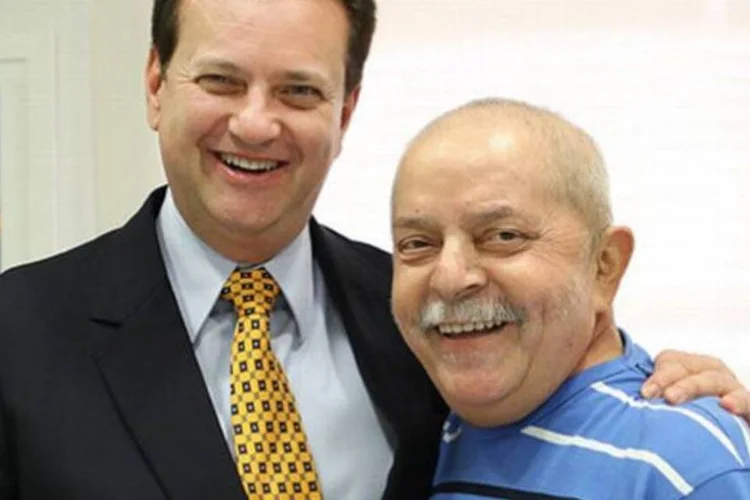 Lula, que tem feito sessões diárias de fono, costuma receber amigos e políticos no hospital (Ricardo Stuckert/Instituto Lula)