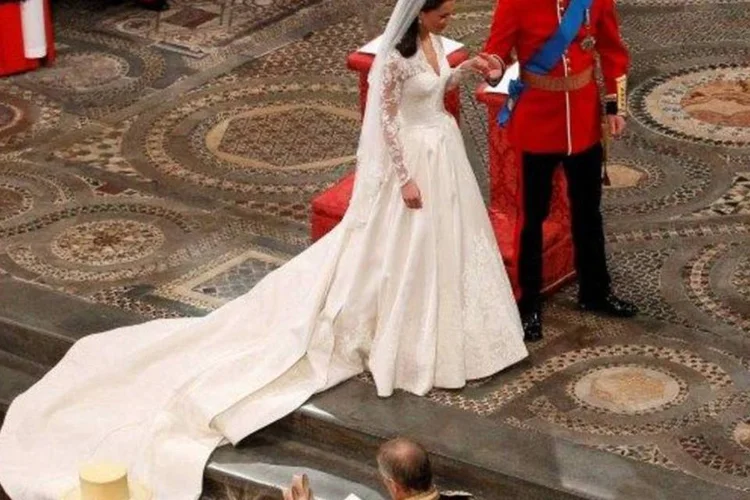 Kate Middleton e príncipe William no casamento: figurino ficará exposto (Getty Images)