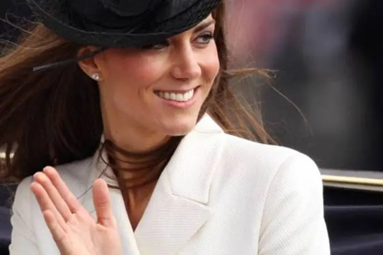 Kate Middleton se tornou um ícone internacional da moda depois de seu noivado e casamento com o príncipe britânico William em abril (Oli Scarff/Getty Images)