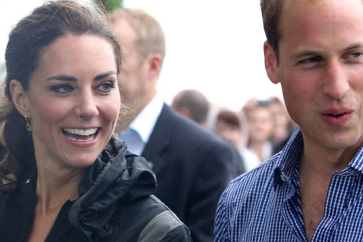 
	William e Kate em viagem ao Canad&aacute;: a esposa do pr&iacute;ncipe William recebeu alta nesta quinta-feira ap&oacute;s receber ser medicada por causa de uma hiper&ecirc;mese grav&iacute;dica
 (Chris Jackson/Getty Images)