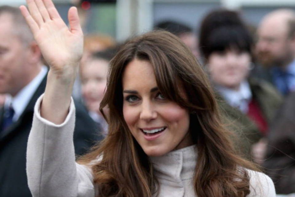 Kate Middleton participa de 1º ato após anúncio de gravidez