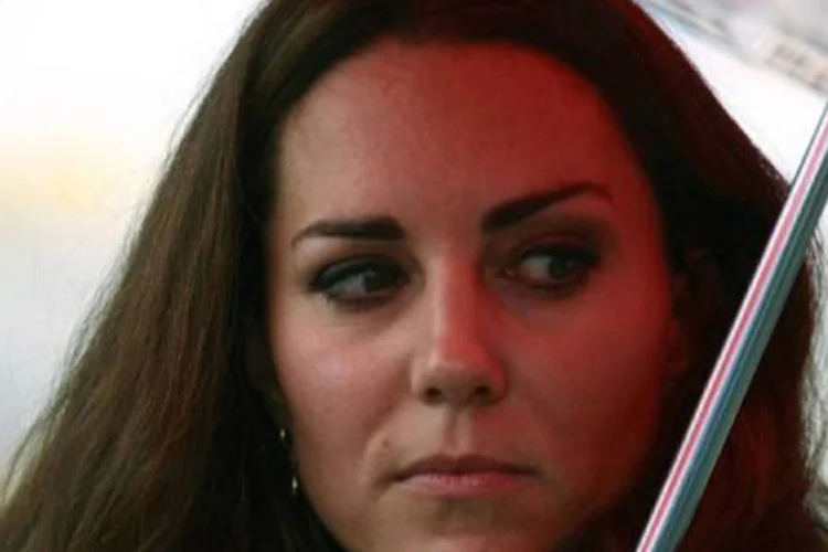 A esposa do príncipe William, Catherine: a justiça francesa proibiu na terça-feira a venda e qualquer nova publicação das fotos tiradas de Kate de topless (Daniel Munoz/AFP)