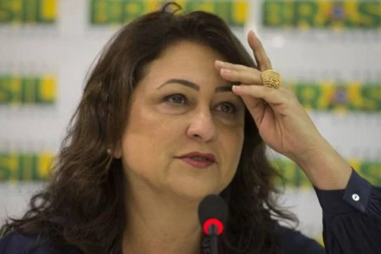
	K&aacute;tia Abreu: &quot;o serm&atilde;o de hoje na Igreja foi sobre o julgamento e a crucifica&ccedil;&atilde;o de Cristo. &Eacute; dif&iacute;cil crer que a turba absolveu um criminoso e condenou Jesus&quot;, disse a ministra
 (Marcelo Camargo/Agência Brasil)