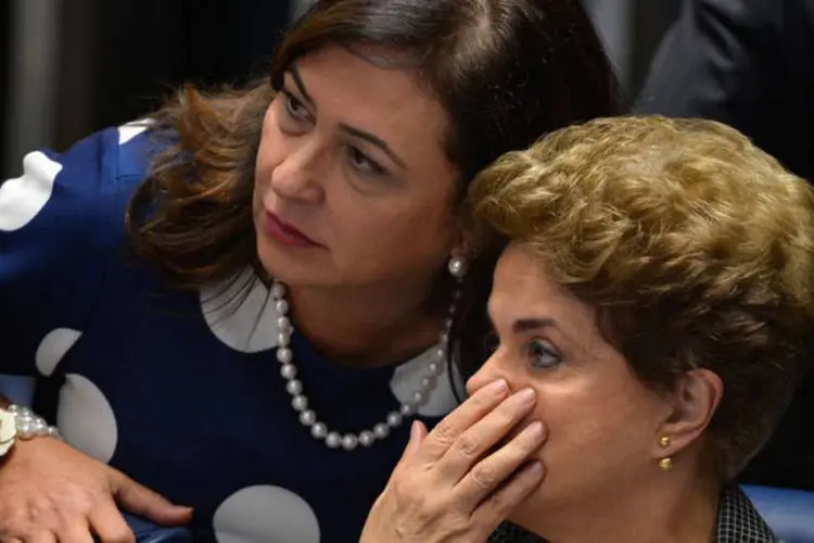 
	Dilma e Katia: a surpreendente amizade entre esta psic&oacute;loga e Dilma levou-a a acusar o pr&oacute;prio partido, PMDB, de conspirar para chegar ao poder
 (Fabio Rodrigues Pozzebom/Agência Brasil)