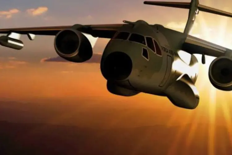 O jato cargueiro militar KC-390 tem previsão de chegar ao mercado em 2015 (Divulgação/Embraer)