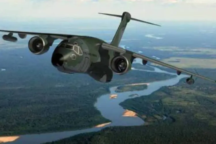 O modelo KC-390 é o maior avião que deverá ser fabricado pela Embraer (.)