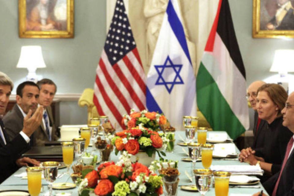 John Kerry inicia reaproximação entre Israel e Palestina