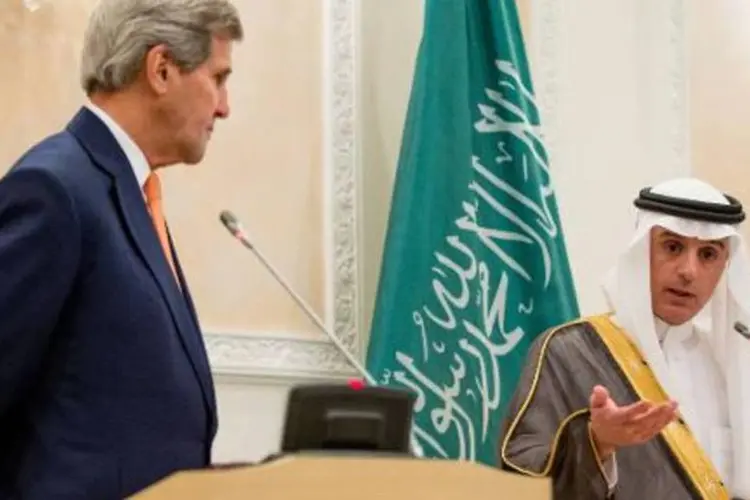 O chanceler saudita, Adel al-Jubeir, participa de uma entrevista coletiva com o colega americano, John Kerry, em Riad (Andrew Harnik/AFP)