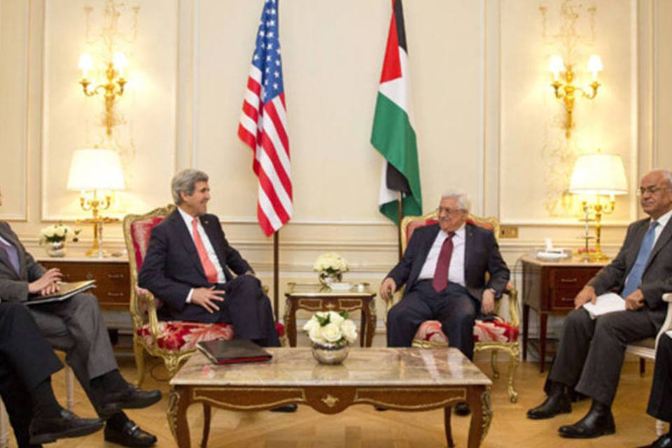 Segundo dia de conversações de Kerry e Abbas foi construtivo