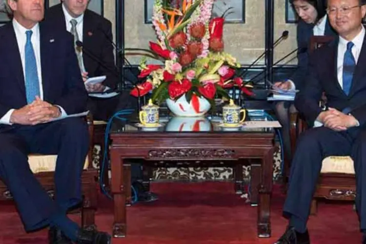 John Kerry e Yang Jiechi não deram detalhes sobre medidas concretas (Reuters)