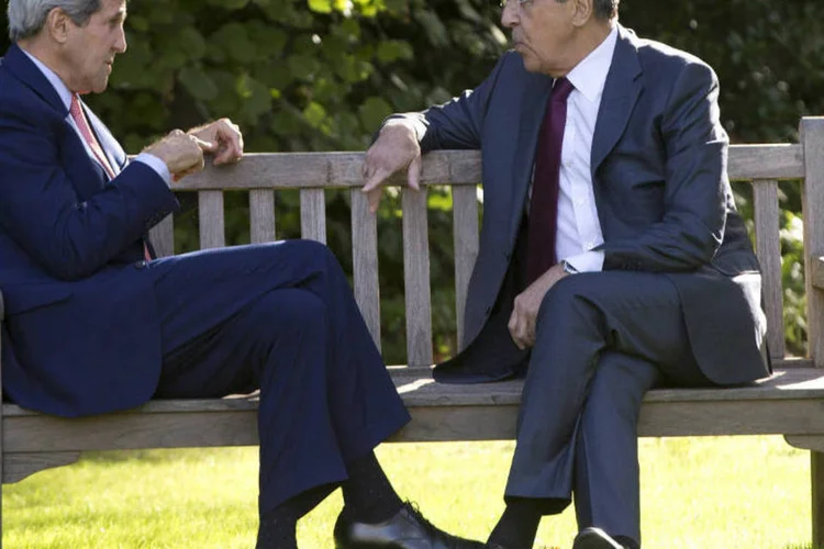 John Kerry e Serguei Lavrov: eles ressaltaram necessidade de "destruir" o Estado Islâmico (Carolyn Kaster/Pool/Reuters)