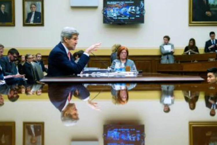 
	John Kerry afirmou que Moscou, que tem rela&ccedil;&otilde;es antigas com a S&iacute;ria, ajudou a encurtar o calend&aacute;rio proposto para a destrui&ccedil;&atilde;o do armamento qu&iacute;mico s&iacute;rio, de 100 para 62 dias
 (AFP)