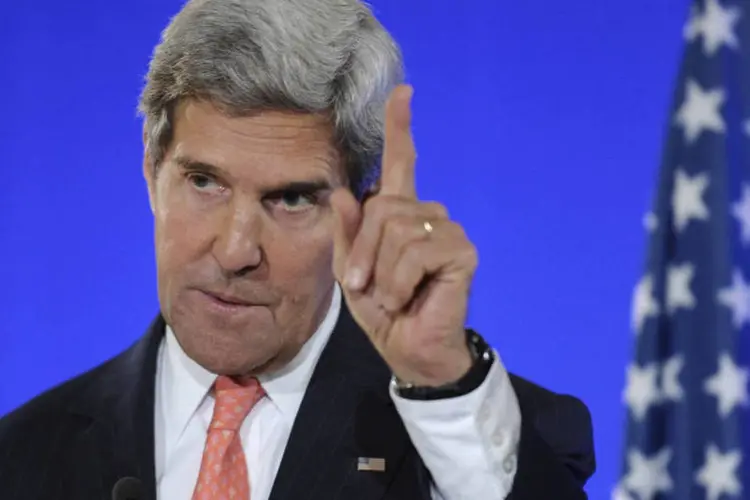 
	John Kerry: &quot;nestes v&iacute;deos se pode ver seres humanos - pais, crian&ccedil;as - mortos de uma maneira que ningu&eacute;m pode aceitar&quot;
 (REUTERS/Susan Walsh)