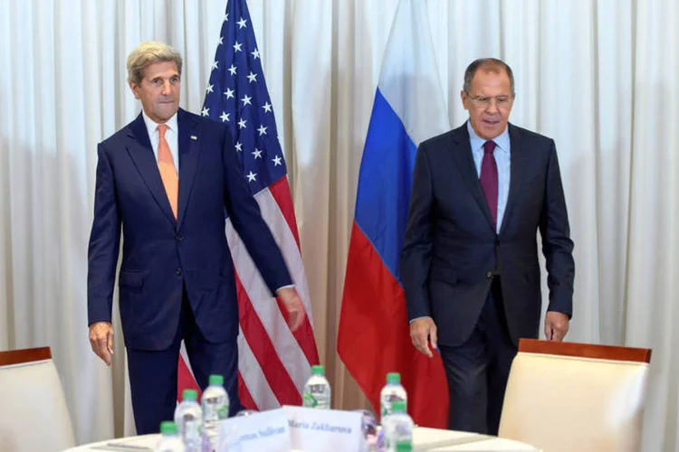 
	Kerry e Lavrov: j&aacute; foram realizadas v&aacute;rias sess&otilde;es de negocia&ccedil;&otilde;es para colocar fim ao conflito na S&iacute;ria
 (Martial Trezzini/Pool/Reuters)