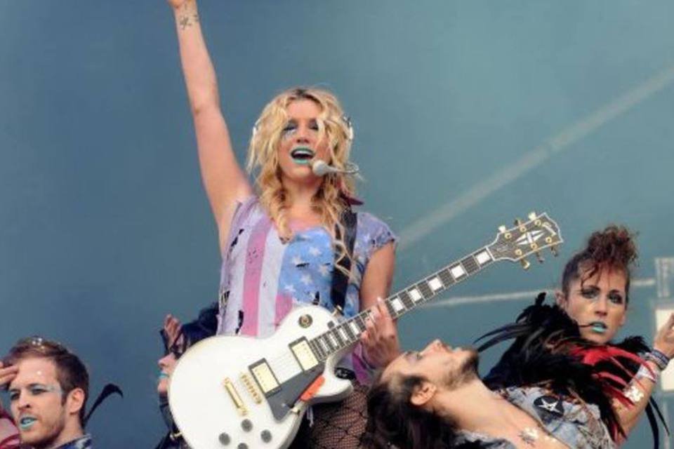 Ke$ha mantém estilo em primeiro single do álbum ''Warrior''