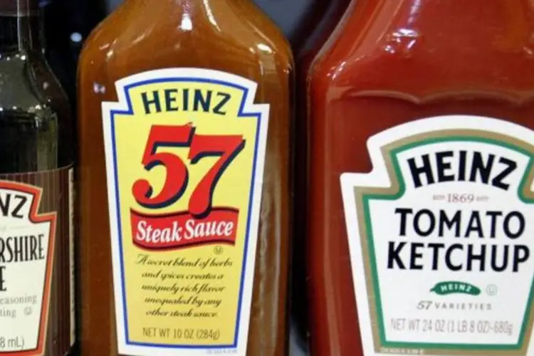 
	Heinz:&nbsp;irm&atilde;os tiveram um lucro de aproximadamente US$1,8 milh&atilde;o ao comprar, por US$90 mil, op&ccedil;&otilde;es de a&ccedil;&otilde;es da Heinz um dia antes do an&uacute;ncio de compra da companhia pela Berkshire Hathaway
 (Scott Olson/Getty Images)
