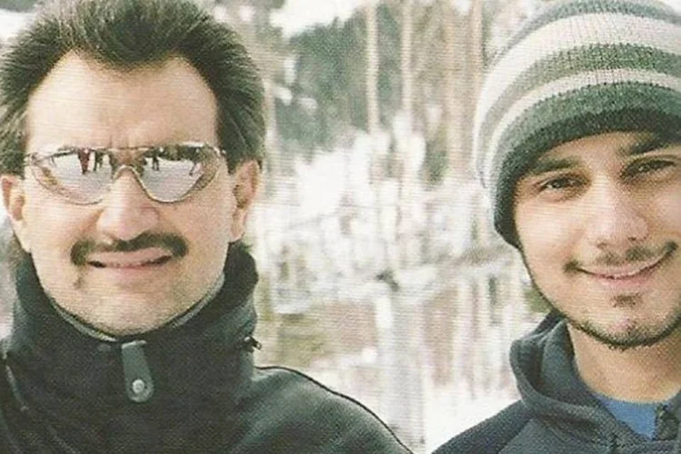 Príncipes Alwaleed bin Talal e seu filho, Khaled bin Alwaleed, em viagem de família aos Estados Unidos, em 2004: Khaled bin Alwaleed irá investir mais de R$ 1 bilhão no Brasil (Reprodução/Facebook/Prince Alwaleed bin Talal)