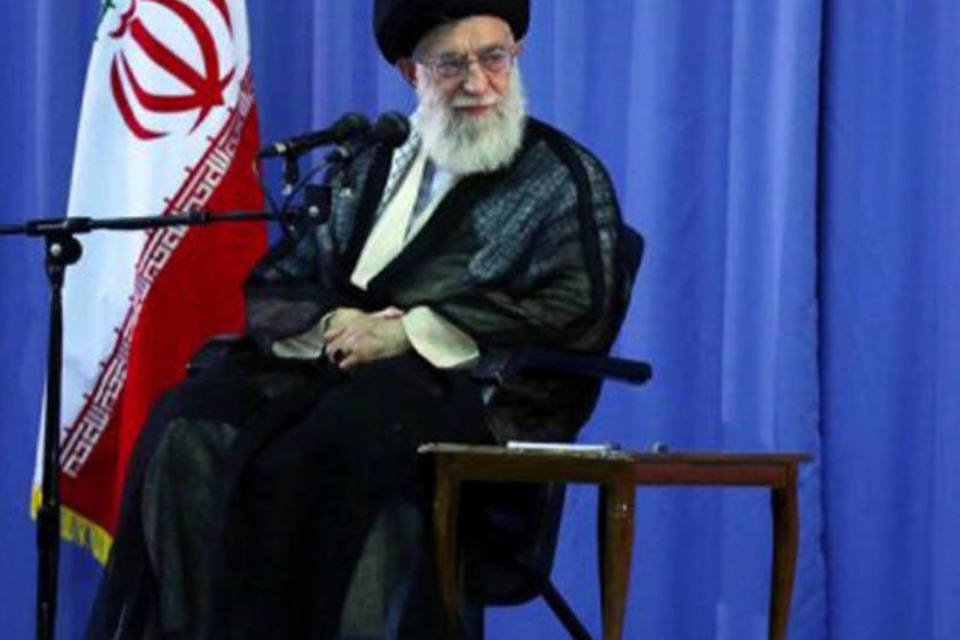 Khamenei assegura que o Irã não se nega a negociar