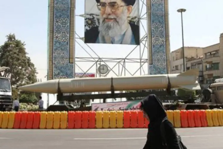 
	Retrato do l&iacute;der iranian: a Uni&atilde;o Internacional de Telecomunica&ccedil;&otilde;es (UIT) denunciou em v&aacute;rias ocasi&otilde;es o bloqueio por parte das autoridades iranianas
 (Atta Kenare/AFP)