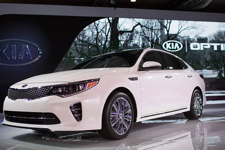 Kia Optima 2016 no salão de Nova York (Kevin Hagen/Getty Images)