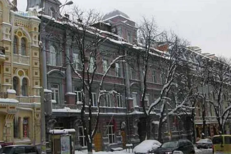 A primeira explosão ocorreu frente a parada de bonde "Teatro da Ópera", em pleno centro urbano de Dnipropetrovsk, justo quando chegava um vagão cheio de passageiros (Andrew Butko/Wikimedia Commons)