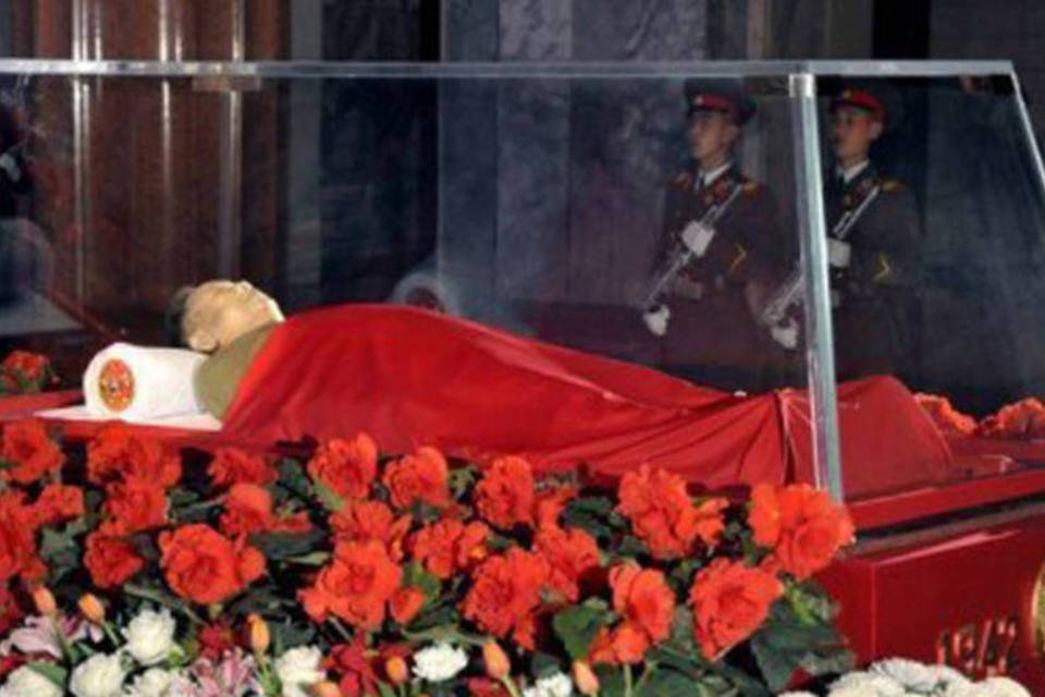Corpo de Kim Jong-il será embalsamado e exposto