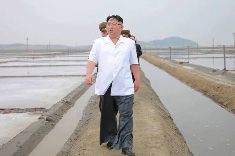 
	Kim Jong Un: &quot;por que o Conselho de Seguran&ccedil;a da ONU n&atilde;o imp&otilde;e san&ccedil;&otilde;es sobre os Estados Unidos(...)?&quot;
 (KCNA / Reuters)
