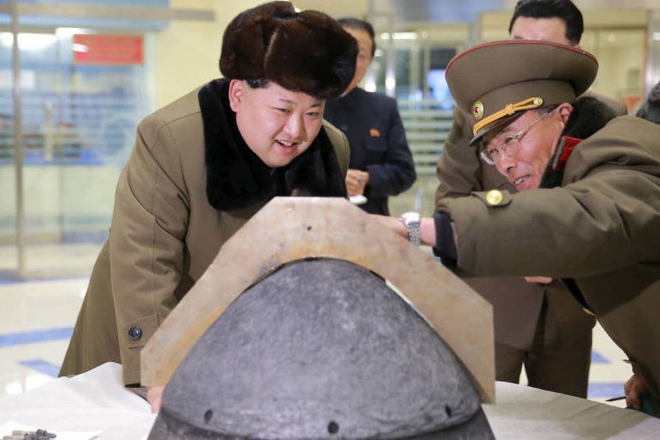 Coreia do Norte ordena teste de ogiva nuclear e de mísseis