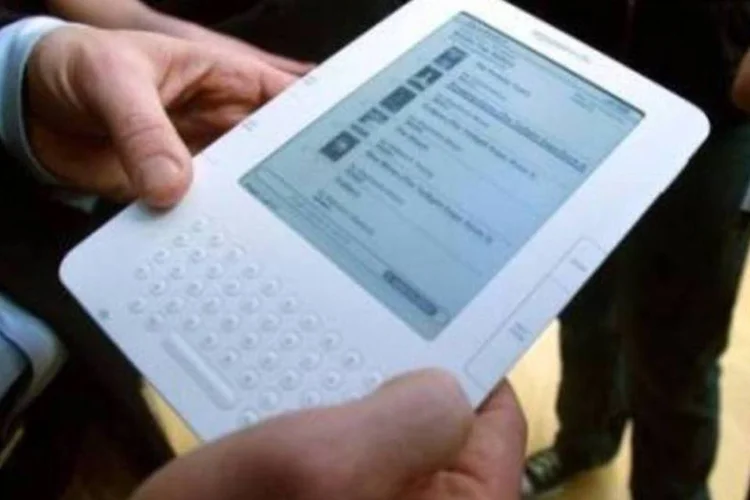 Leitor de livros eletrônicos Kindle, da Amazon: maioria dos brasileiros não sabe o que é (.)