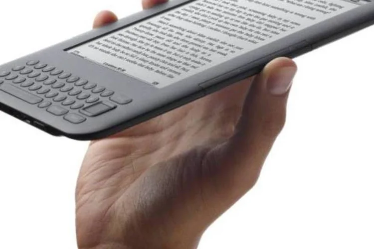 Terceira geração do leitor de livros digitais Kindle, da Amazon (Divulgação/Amazon.com)