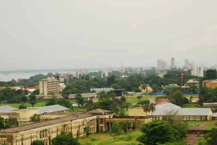 
	Rep&uacute;blica Democr&aacute;tica do Congo: o terremoto aconteceu entre 3h15 e 3h50 hora local (22h15 e 22h50, em Bras&iacute;lia), com uma primeira sacudida muito forte e depois duas r&eacute;plicas de menor intensidade
 (Wikimedia Commons / Irene2005)