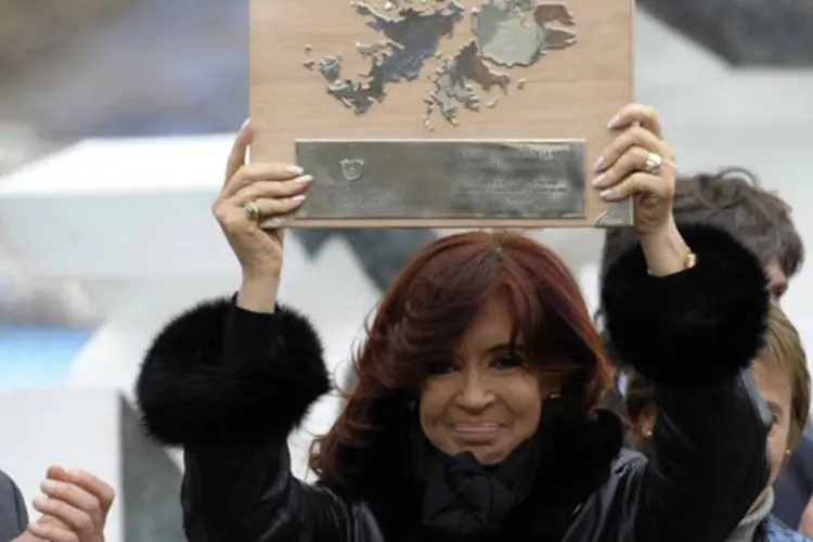 
	A presidente argentina, Cristina Kirchner:&nbsp;o conflito b&eacute;lico entre Argentina e Reino Unido pela posse das ilhas do Atl&acirc;ntico Sul come&ccedil;ou em 2 de abril de 1982.
 (Juan Mabromata/AFP)