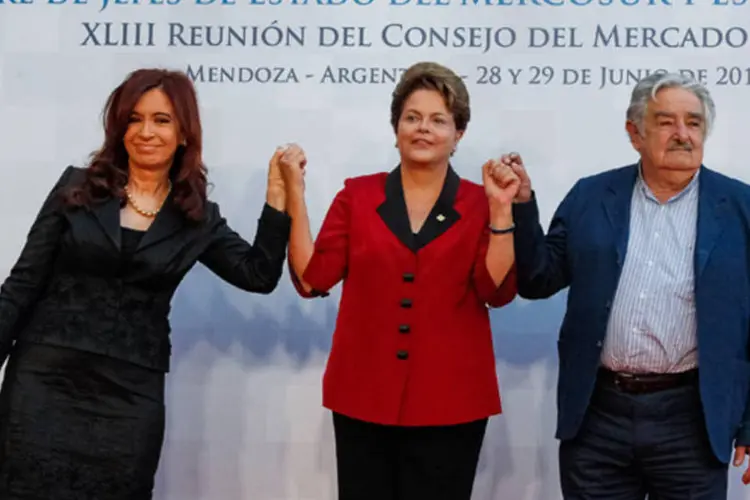 Cristina Kirchner, Dilma Rousseff e José Mujica: Cristina se referiu também à inclusão da Venezuela como membro pleno do bloco e considerou a data como histórica (Roberto Stuckert Filho/Presidência da República)