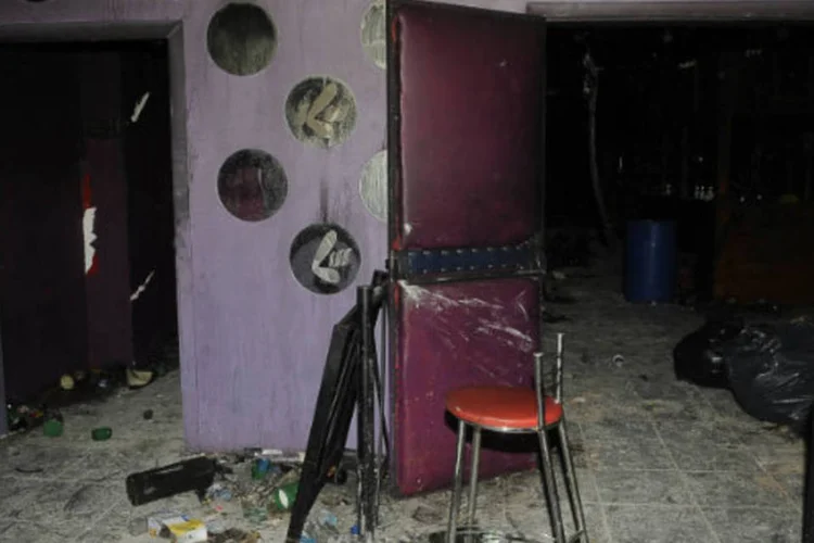 
	Interior da boate Kiss, destru&iacute;da pelo inc&ecirc;ndio deixou 235 mortos e centenas de feridos na cidade de Santa Maria: Ingrid desenvolveu um quadro de penumonite t&oacute;xica ap&oacute;s ter escapado com vida do local
 (Wilson Dias/ABr)