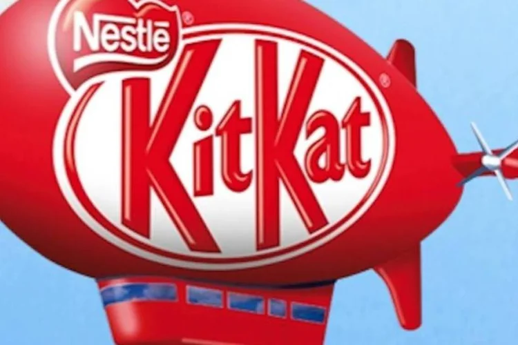 Kit Kat num bólido (Reprodução)