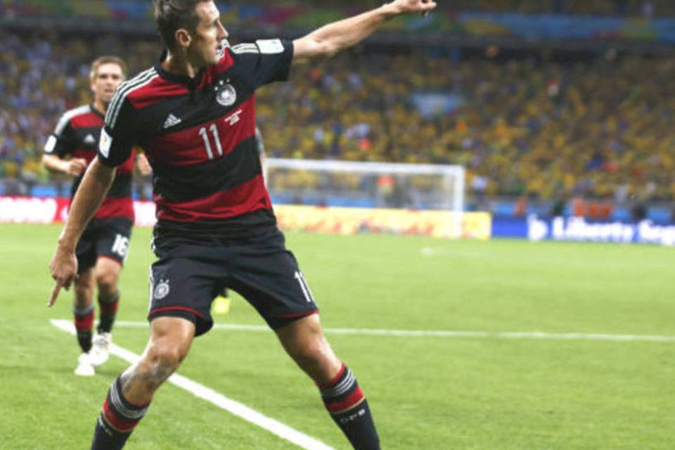 Com 16 gols, Klose se torna maior goleador de todas as Copas