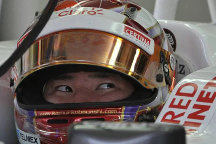 
	Kamui Kobayashi: o japon&ecirc;s tomou a decis&atilde;o mesmo ap&oacute;s arrecadar oito milh&otilde;es de euros em doa&ccedil;&otilde;es para ajudar a encontrar uma equipe para a pr&oacute;xima temporada
 (Yasuyoshi Chiba/AFP)