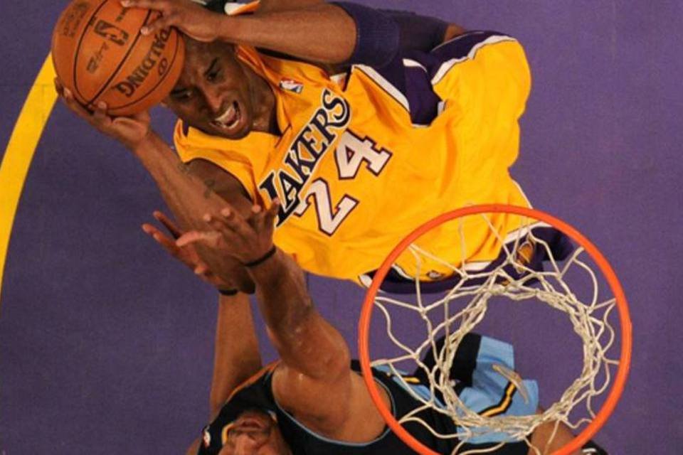 Camisa de Kobe Bryant é a mais vendida da NBA no mundo
