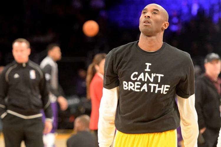 Kobe Bryant: astro do Los Angeles Lakers Kobe Bryant e outros jogadores utilizaram uma camiseta com a frase “Eu não consigo respirar” (Jayne Kamin-Oncea-USA TODAY Sports)