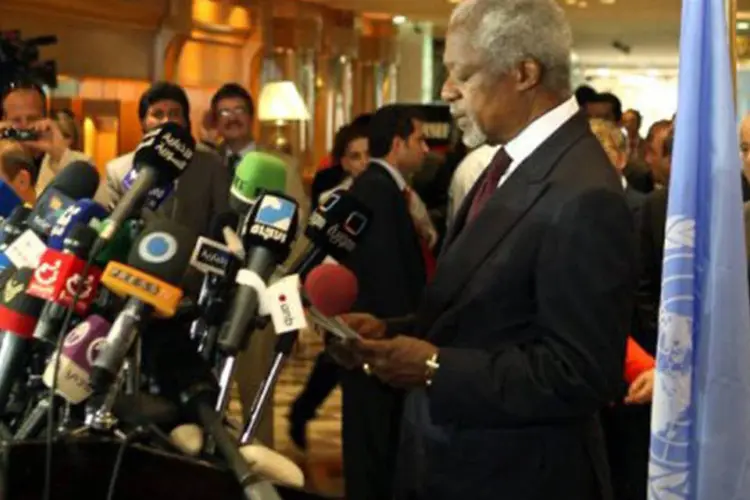 Kofi Annan: O diplomata confirmou que mantém consultas frequentes com ministros de diversos países para realizar uma reunião internacional sobre a Síria (Louai Beshara/AFP)