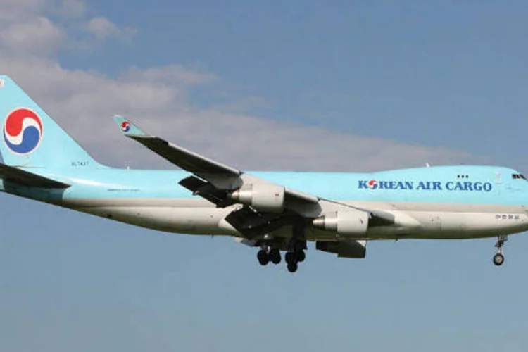 
	Avi&atilde;o da Korean Air: a companhia deve vender outros ativos, como im&oacute;veis e 13 aeronaves mais antigas
 (Wikicommons)