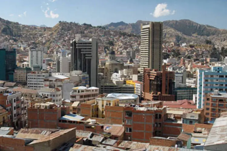 Vista de La Paz: autoridades dizem que Brasil faz pressão para que Bolívia conceda salvo-conduto ao senador da oposição, Roger Pinto Molina, que recebeu asilo político em território brasileiro (Wikimedia Commons)