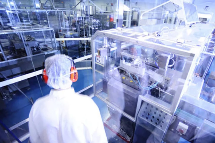 Linha de produção do genérico do Viagra: a EMS vai lançar outros seis remédios “modernos” até 2011 (Alexandre Battibugli/EXAME.com/Exame)