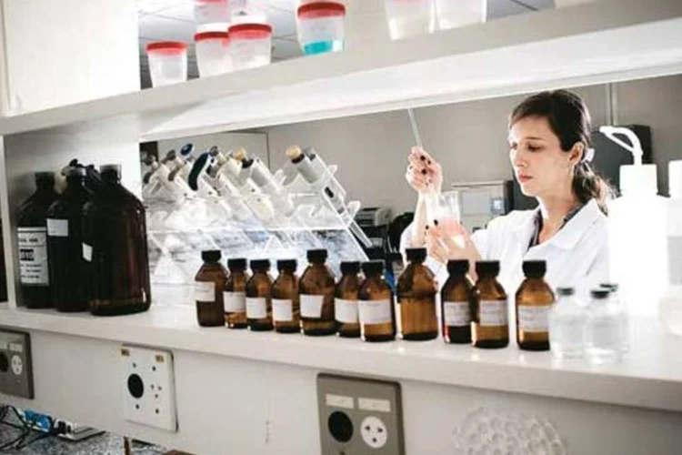 
	Laborat&oacute;rio da Embrapa: segundo a SG, a Embrapa&nbsp;vai oferecer expertise em aumento da produtividade e redu&ccedil;&atilde;o de custos de produ&ccedil;&atilde;o
 (Alexandre Battibugli/EXAME.com)