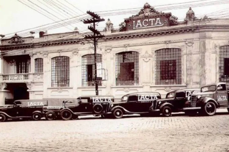 Fachada da Lacta: empresa completa cem anos de atuação (Divulgação)