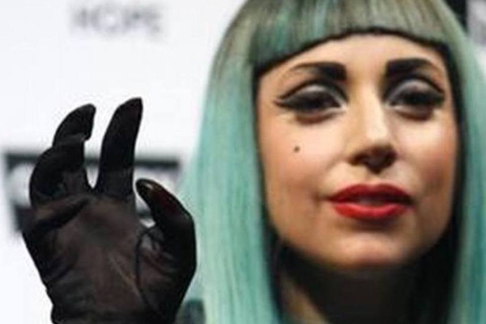 Loja Barneys contrata Lady Gaga para campanha publicitária