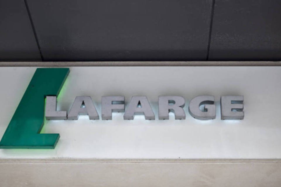 Lafarge mantém metas de corte de custos apesar de câmbio